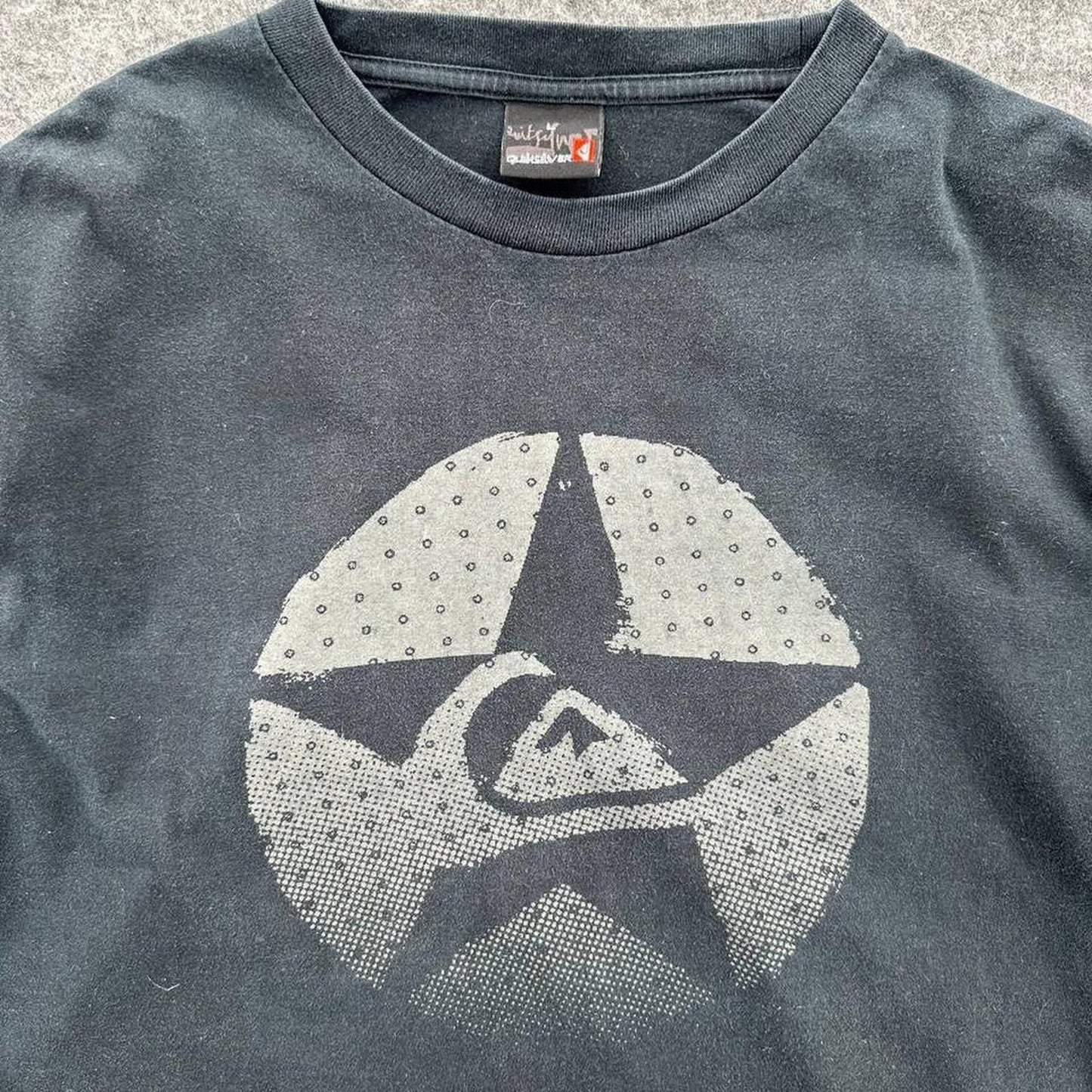 Y2k quiksilver surf t shirt with