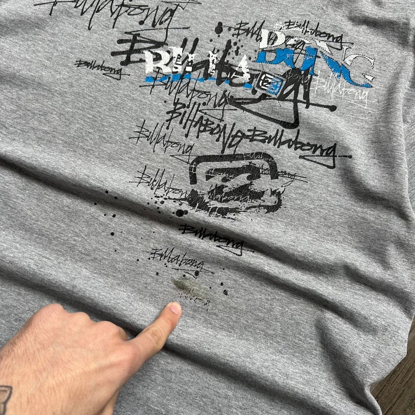 Billabong grey graphic tee
