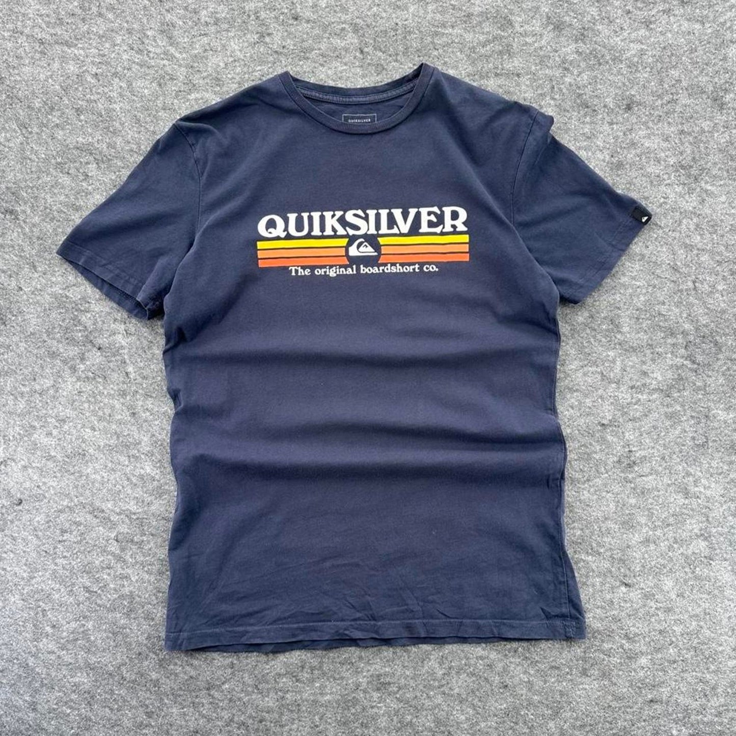 Quiksilver navy blue t shirt size