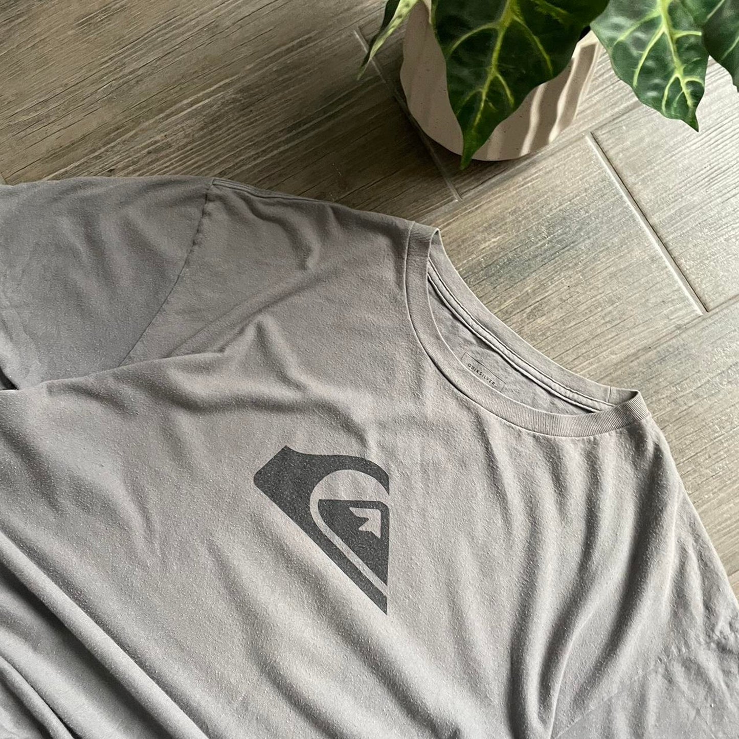 Quiksilver grey baggy surf y2k XL tee