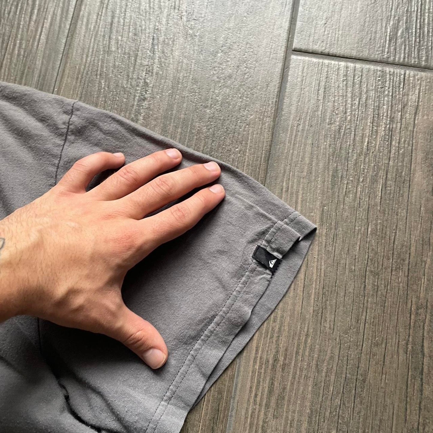 Quiksilver grey baggy surf y2k XL tee