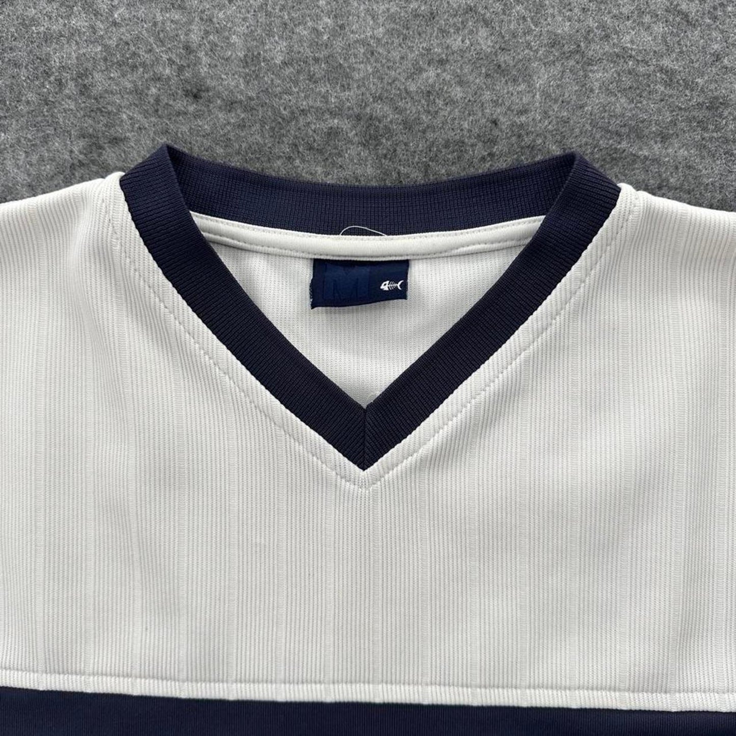 Fishbone white navy striped