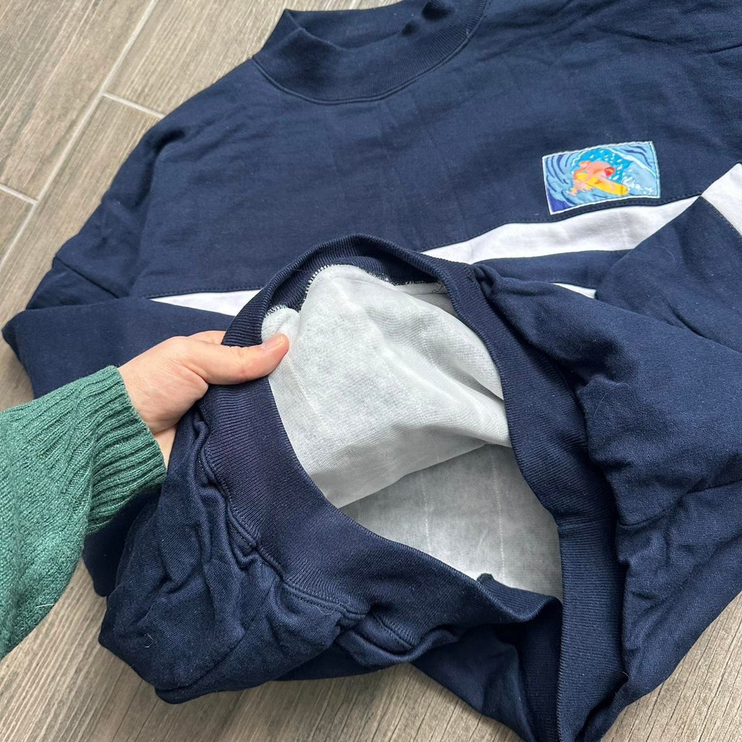 Vintage surf style 90s sweatshirt
