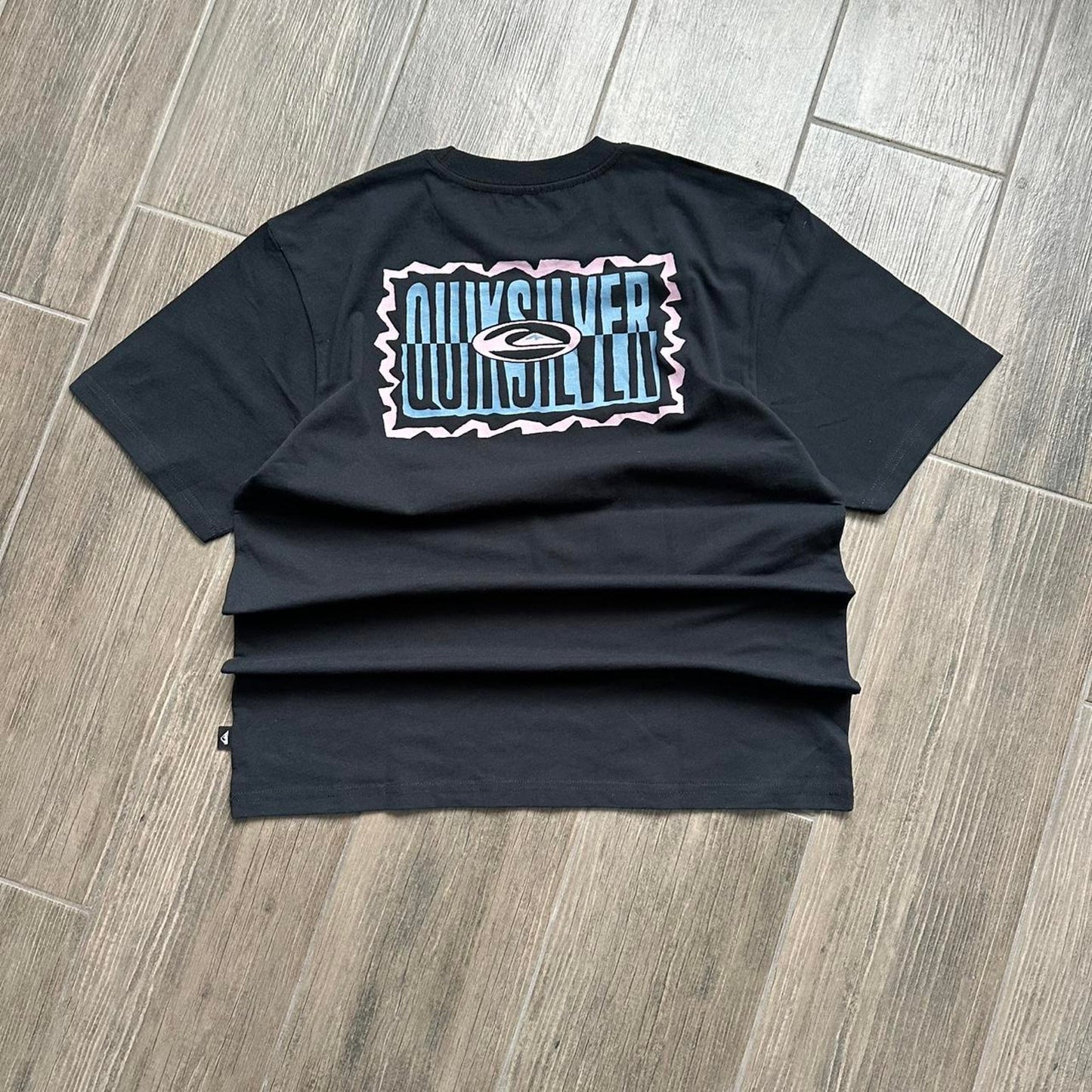 Quiksilver black y2k surf tee