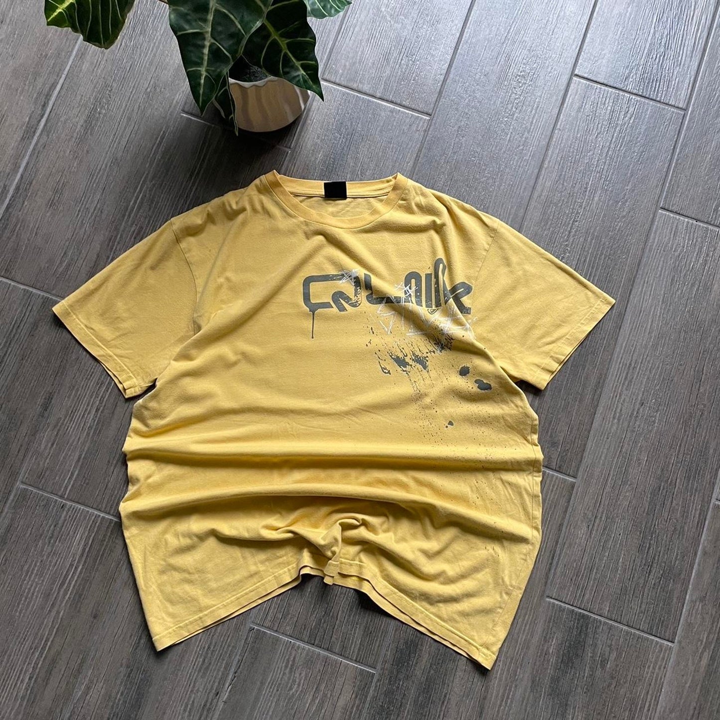 Quiksilver yellow baggy surf y2k XL tee