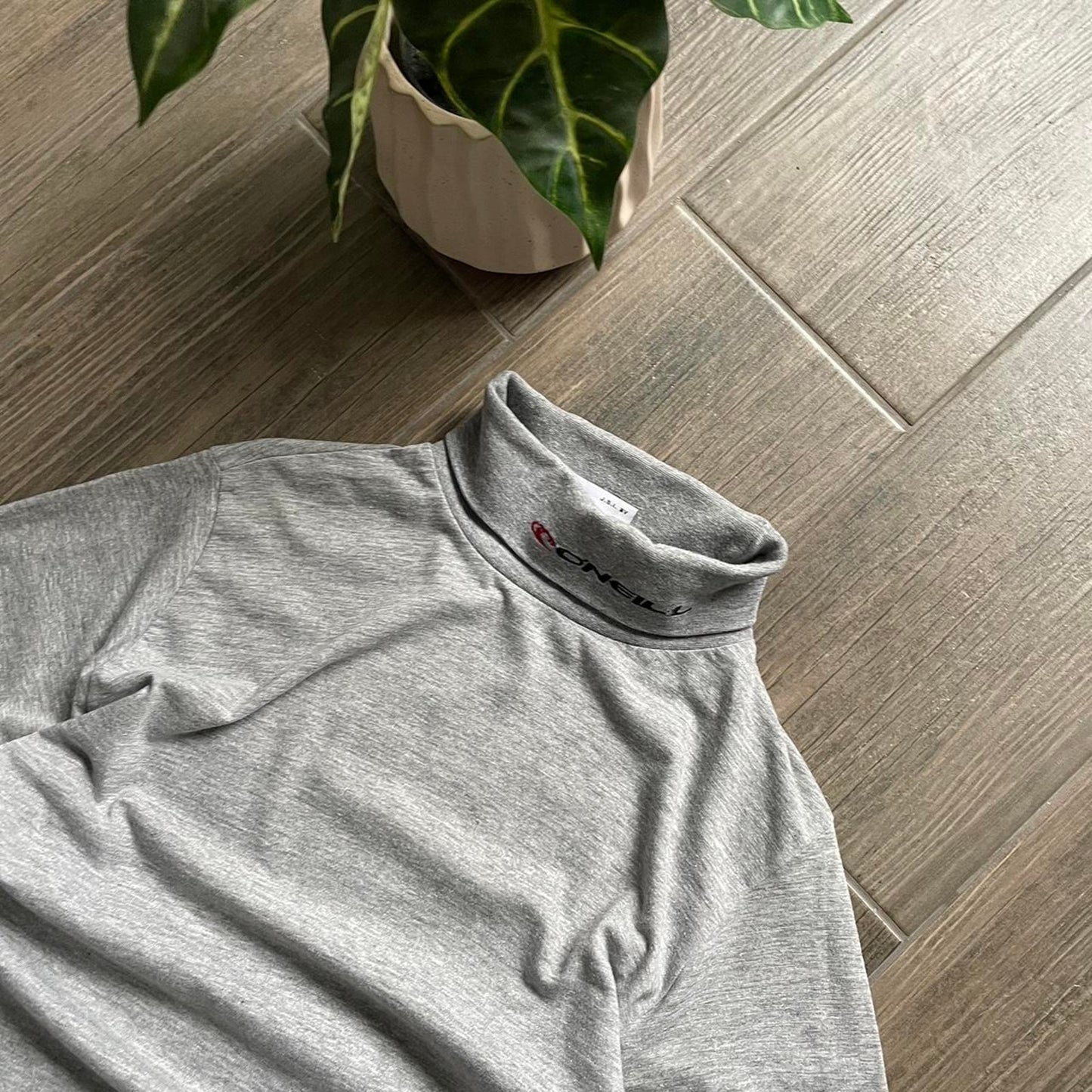 Oneill grey long sleeve baggy surf y2k S tee