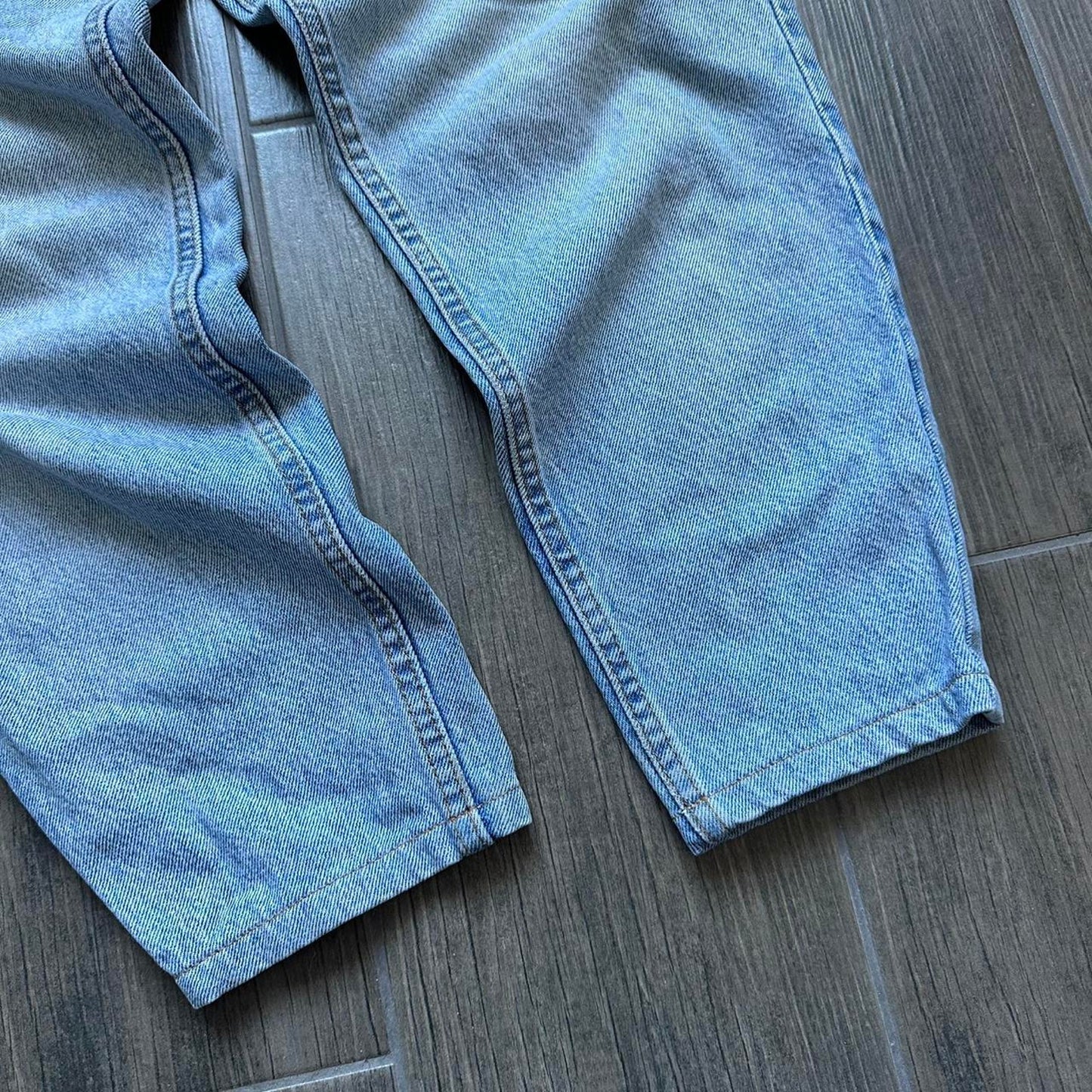 Levis vintage distressed blue denim jeans