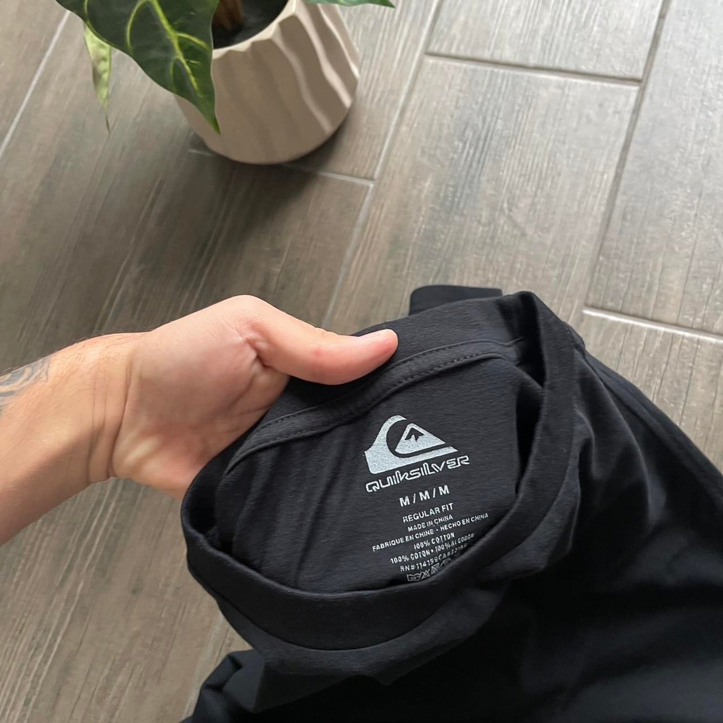 Quiksilver black big logo surf cotton t-shirt M