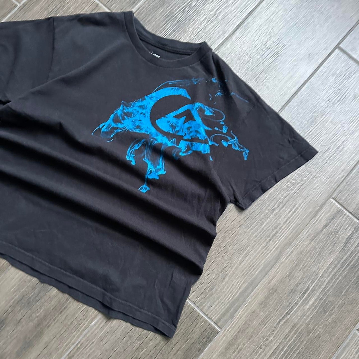 Quiksilver black y2k surf tee