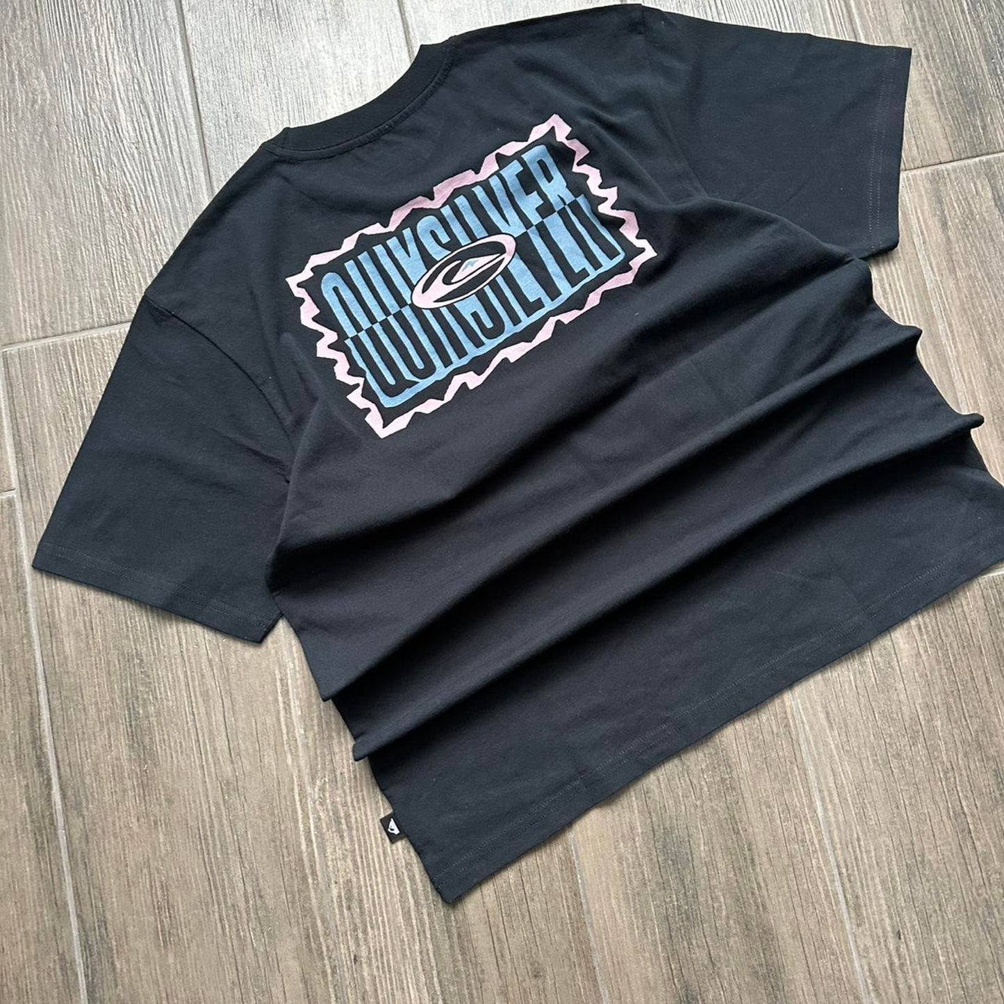 Quiksilver black y2k surf tee