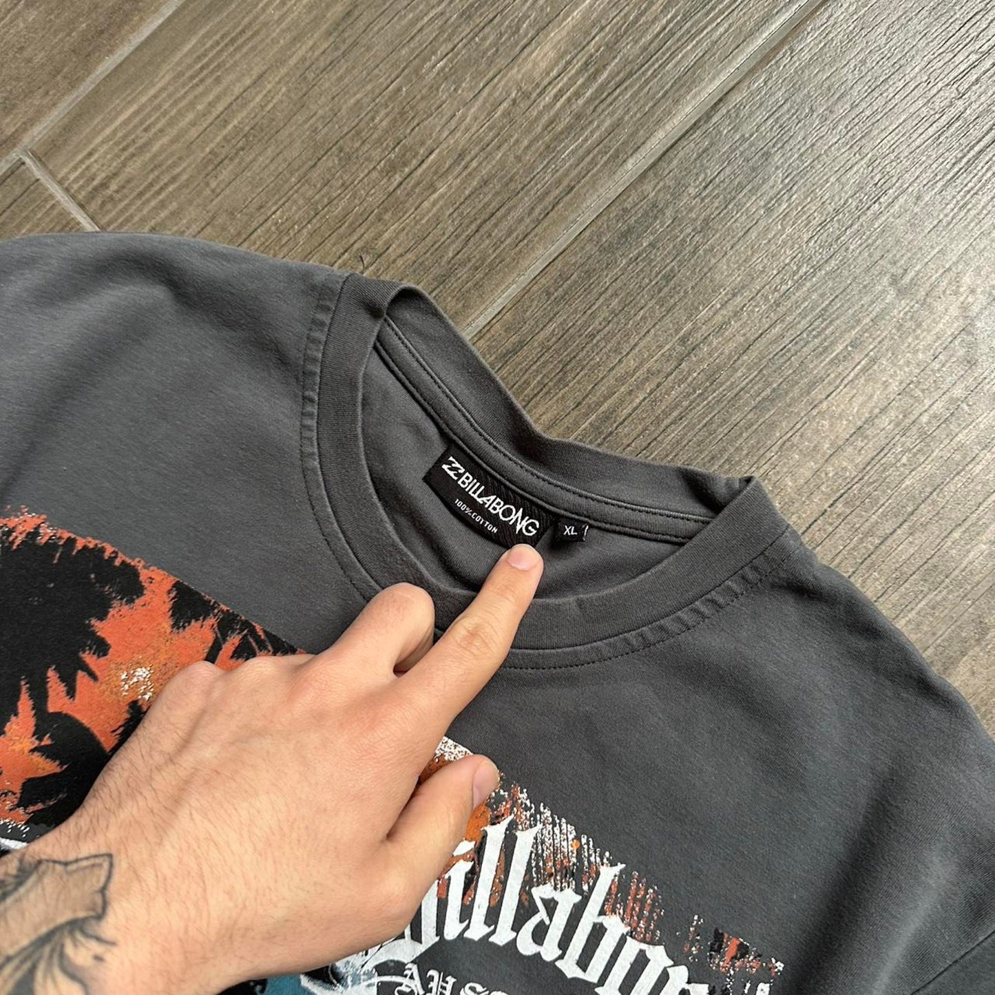 Billabong grey surf graphic tee