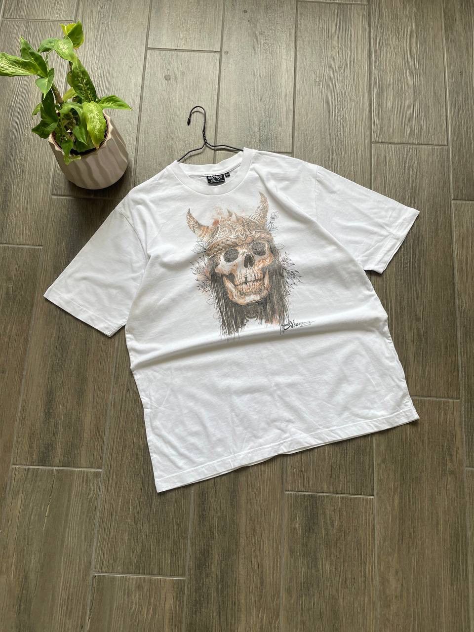 Billabong white baggy skeleton y2k t-shirt