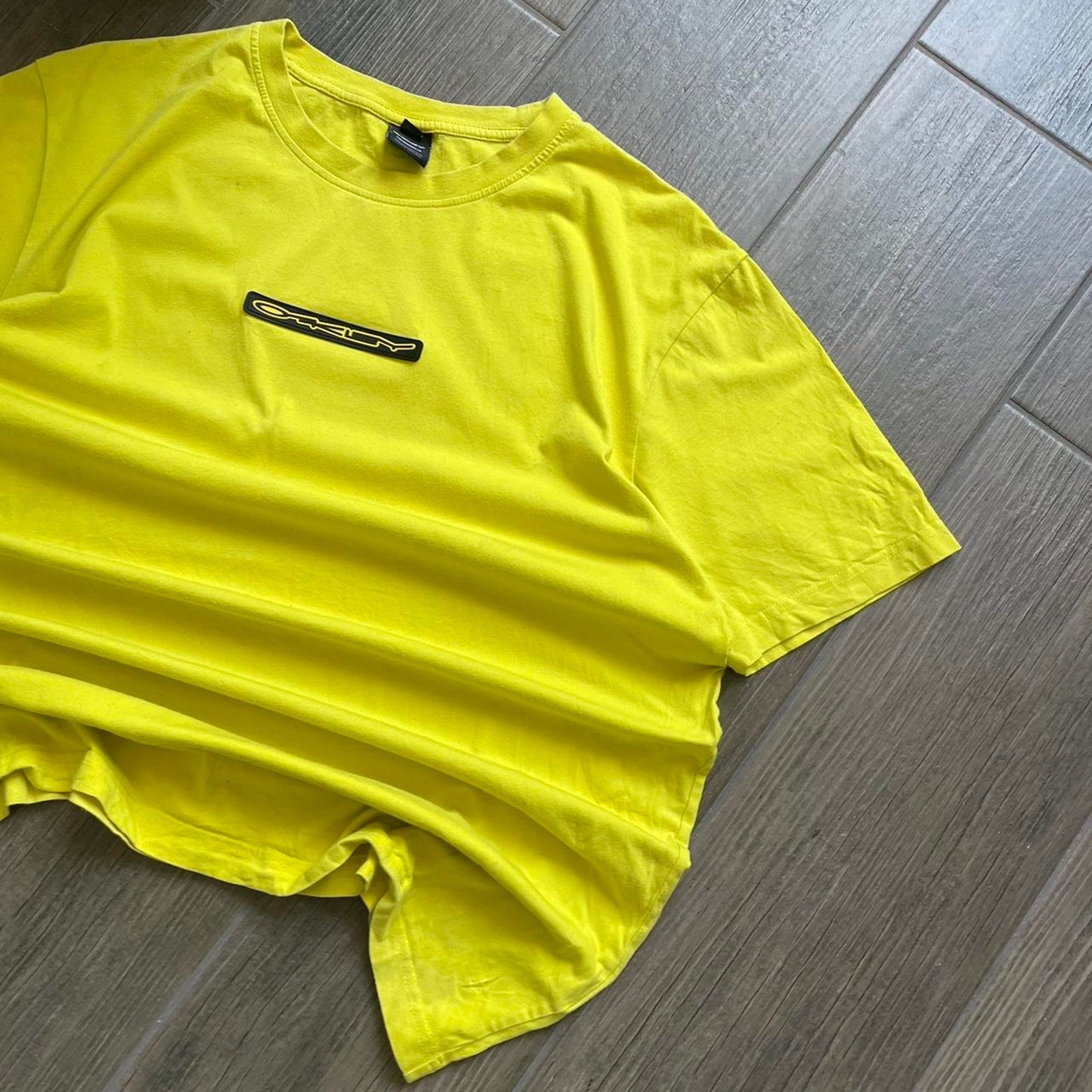 Oakley baggy y2k rap tee