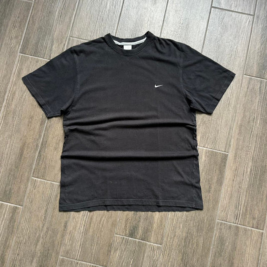 Black nike y2k t-shirt