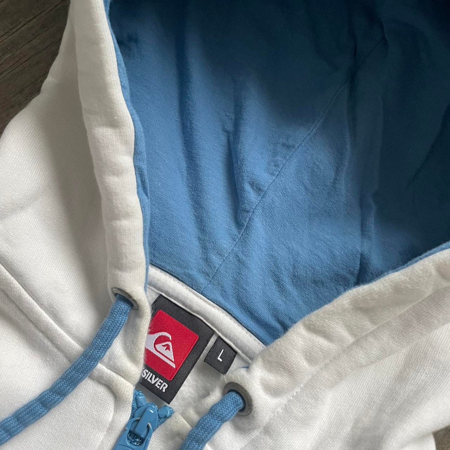 Quiksilver white y2k surf-wear M-L hoodie