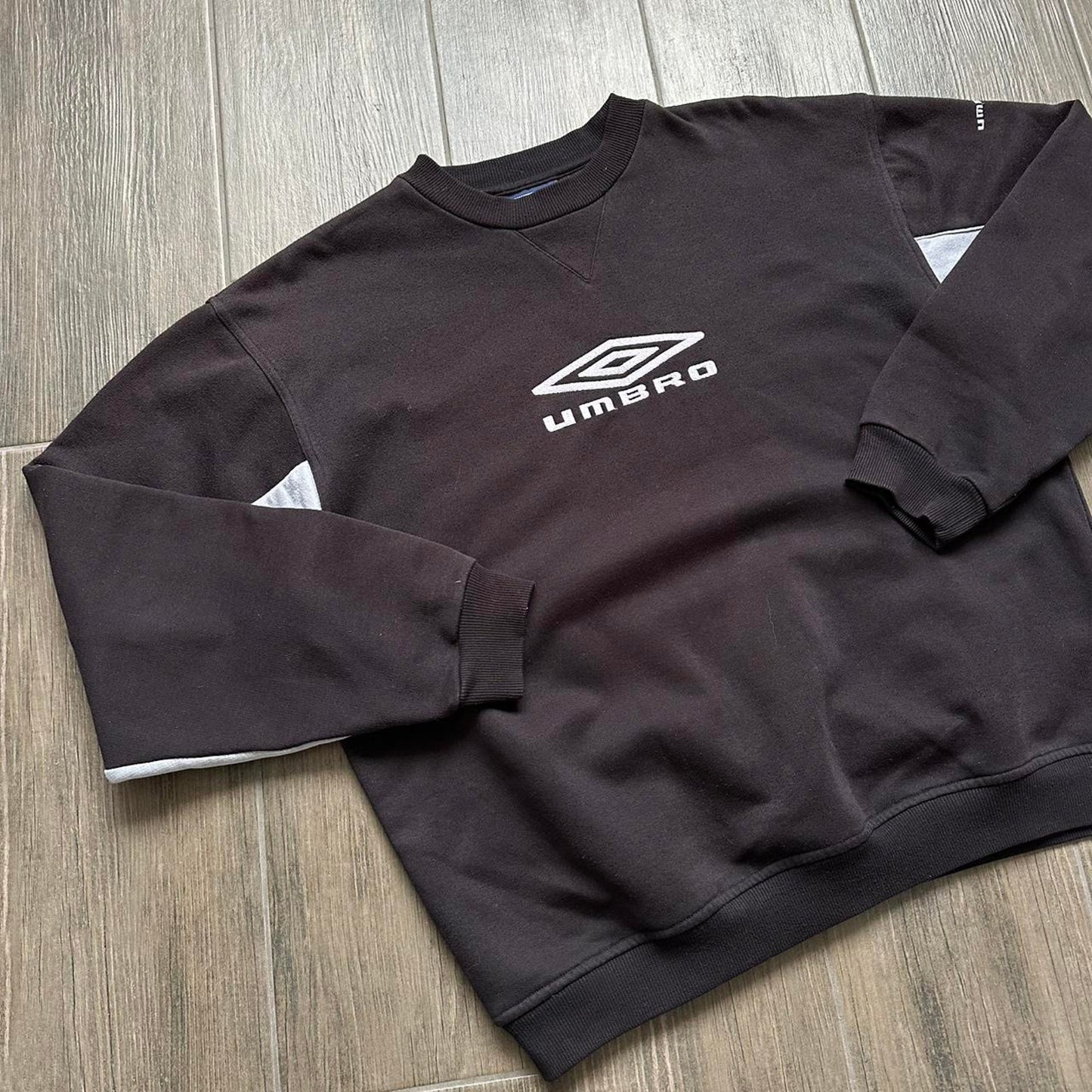 Umbro black crewneck sweatshirt
