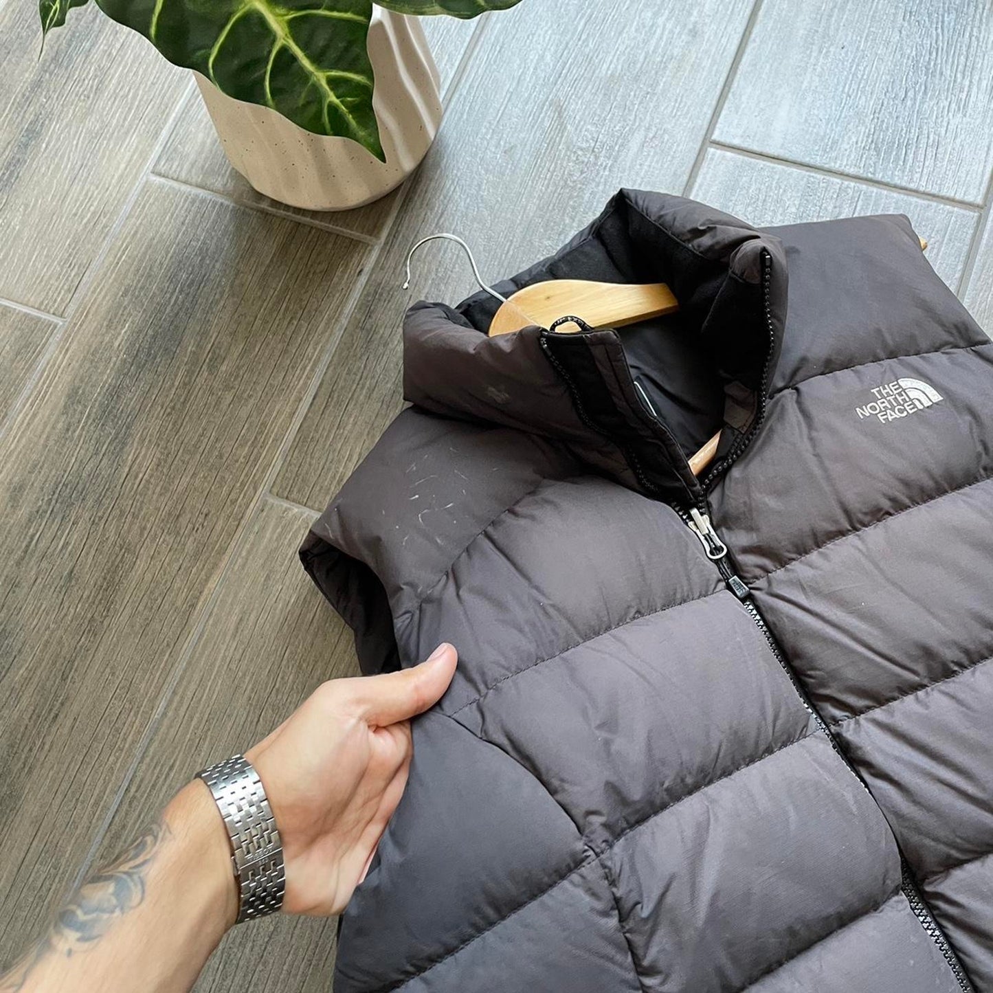 The North Face brown 700 puffer women vest