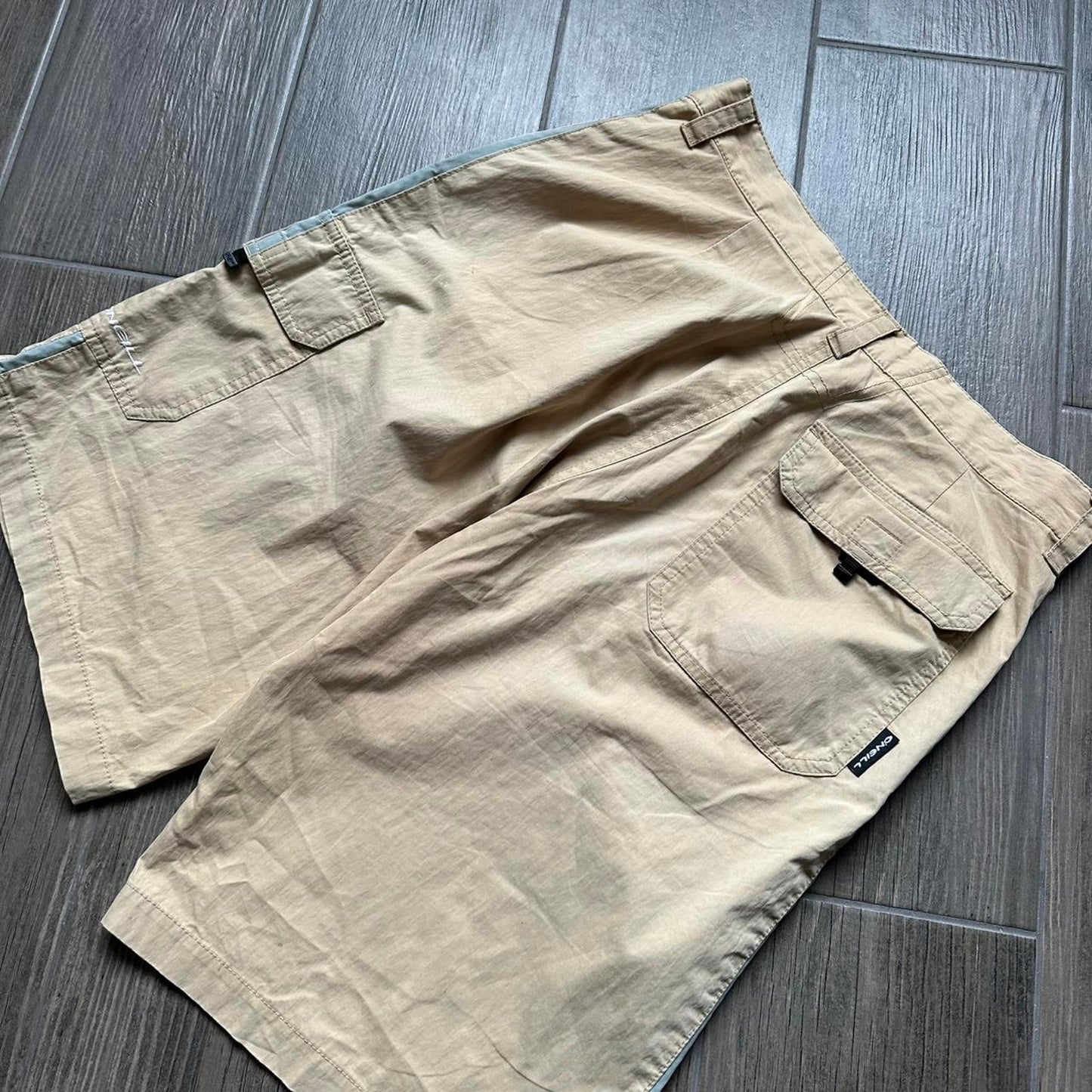 O'Neill tan cargo shorts Size 32