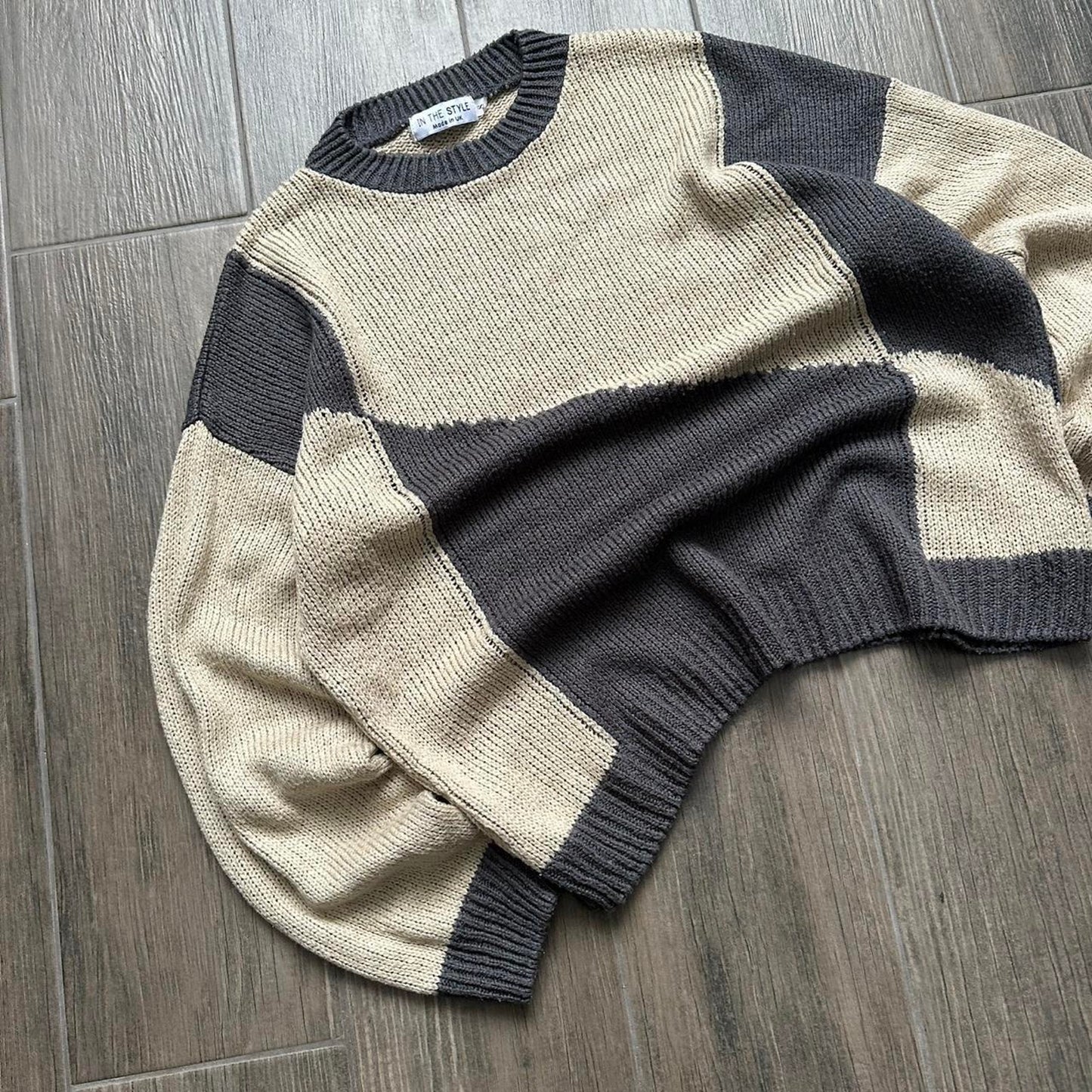 Vintage beige geometric print knit sweater