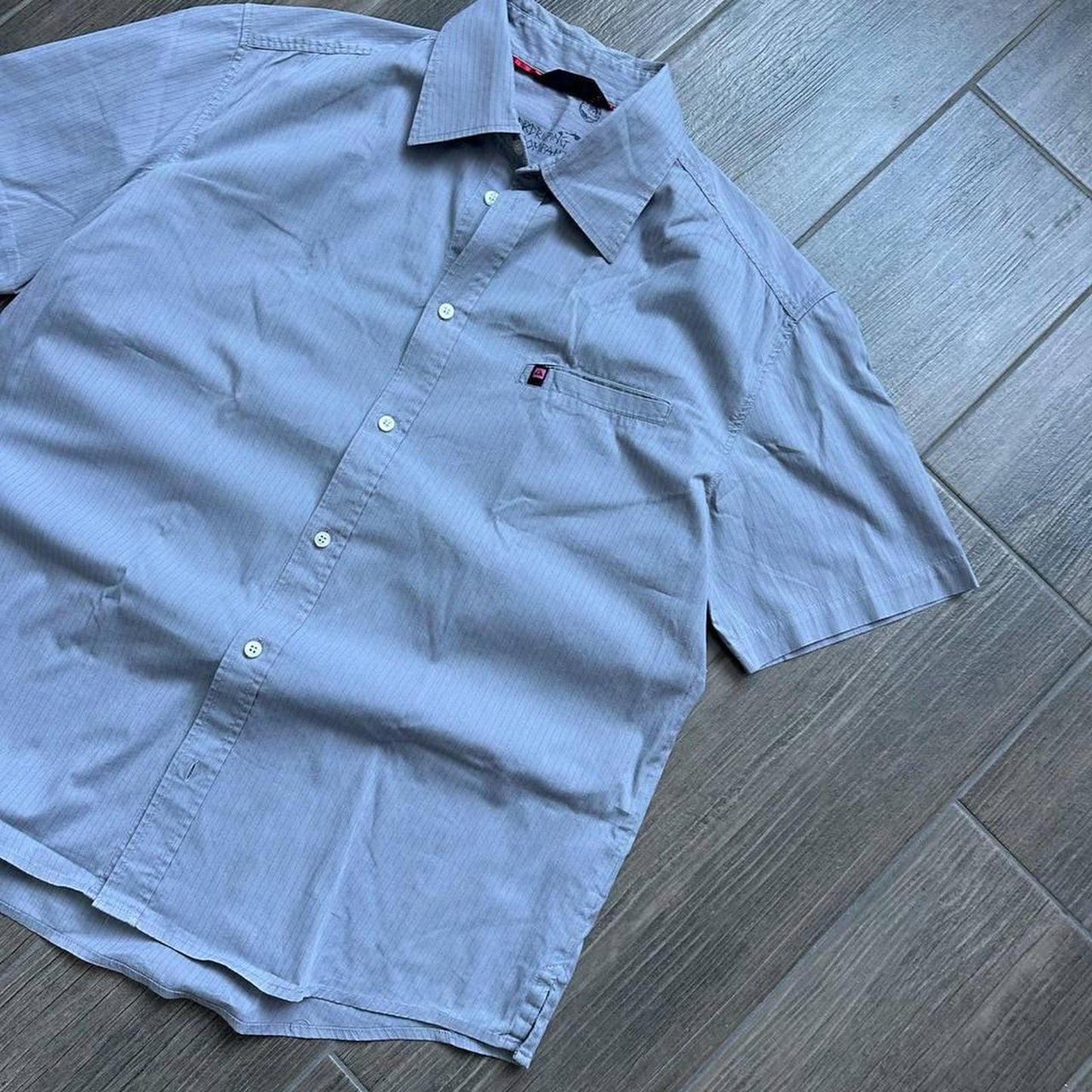 Y2K Quiksilver blue surf vintage shirt