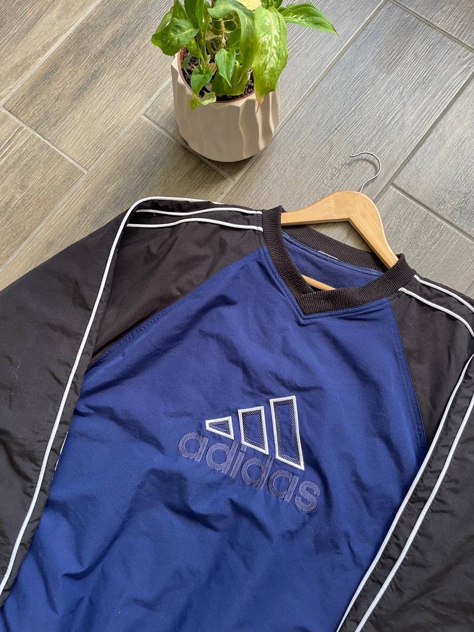 Adidas vintage big logo baggy sweatshirt