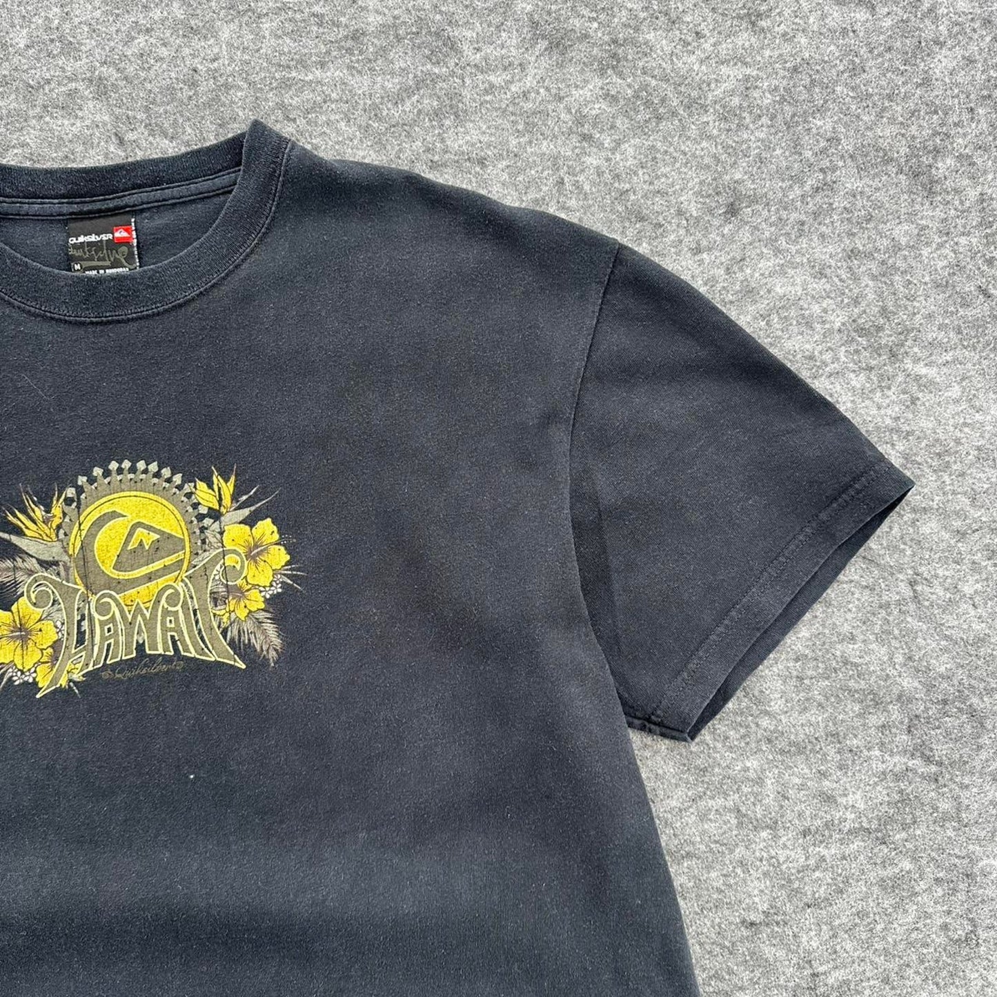 Y2k quiksilver surf t shirt with