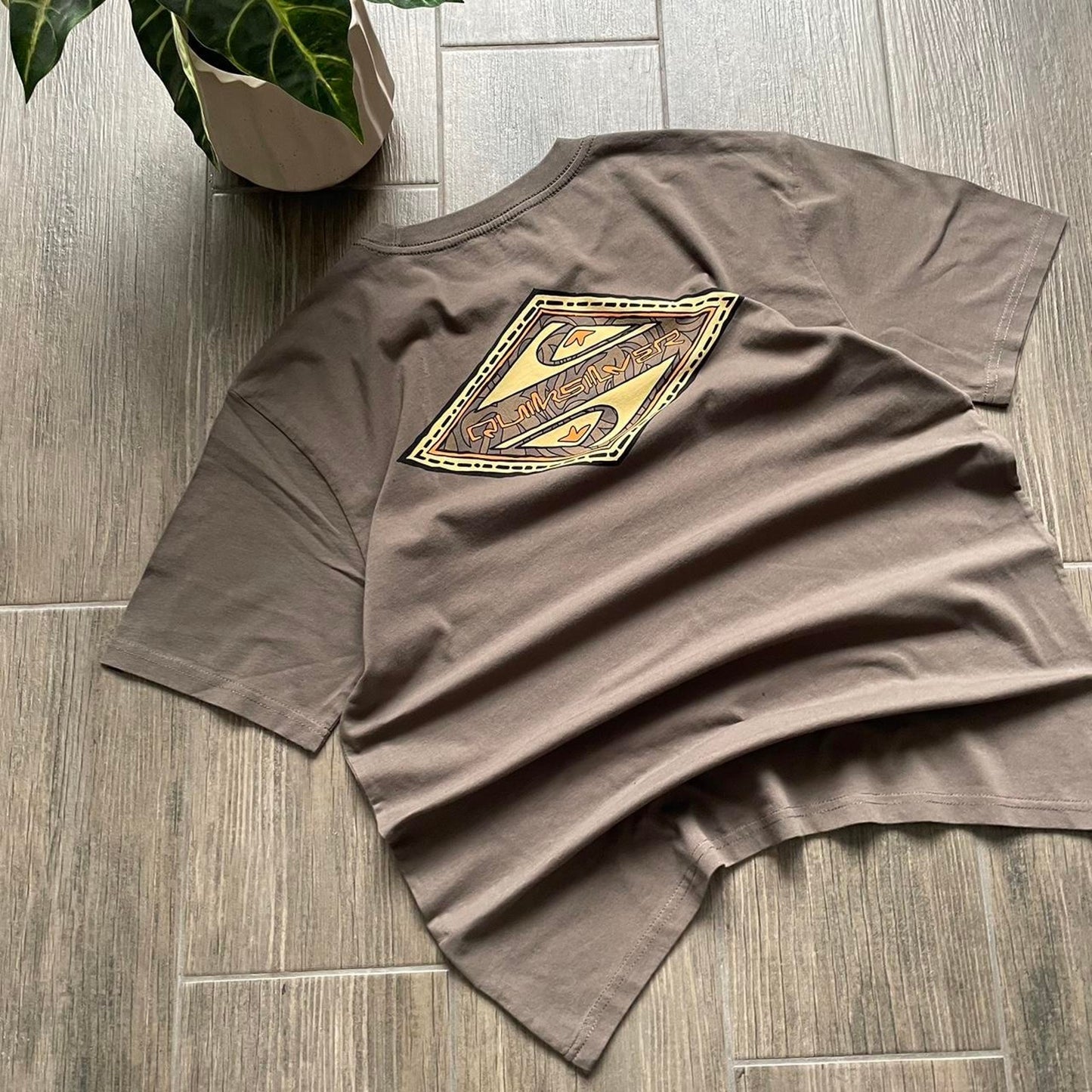 Quiksilver brown big logo surf cotton t-shirt M