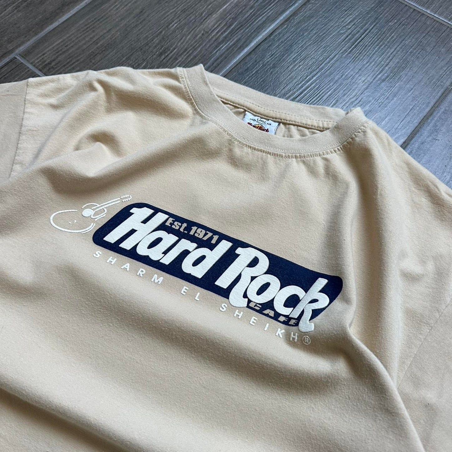 Hard Rock Cafe Sharm El Sheikh tan t-shirt
