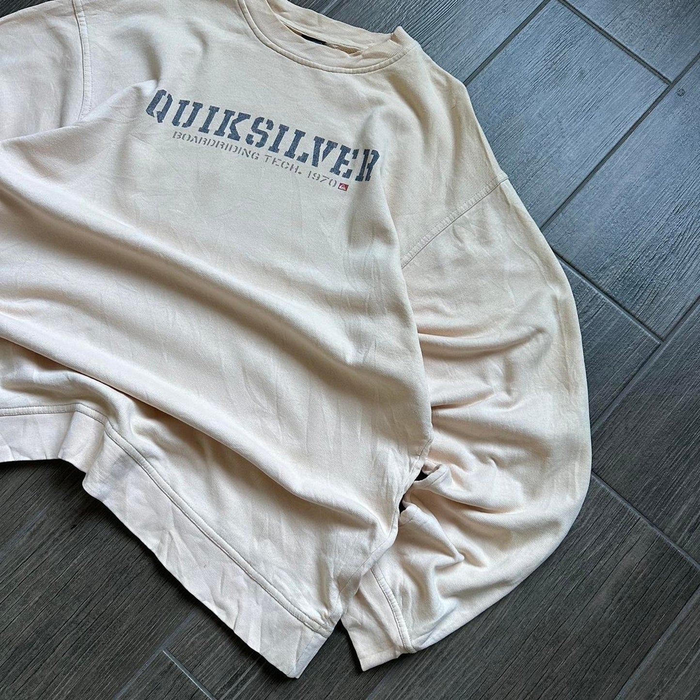 Quiksilver surf-wear baggy L sweatshirt