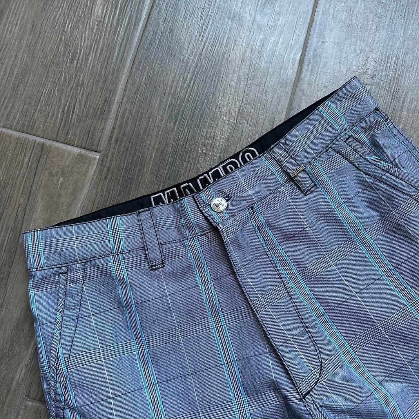 Mambo blue plaid shorts Size 32