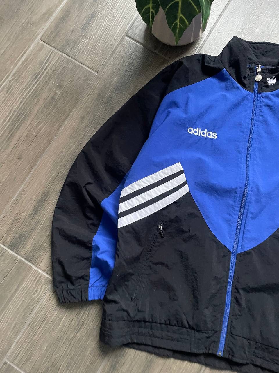 Adidas vintage nylon baggy jacket