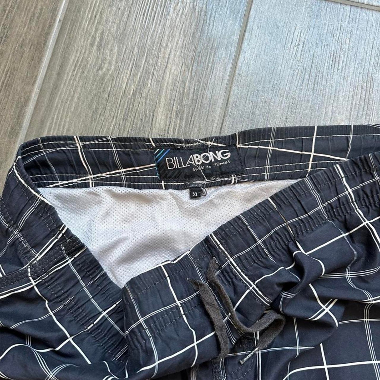 Billabong black and white plaid