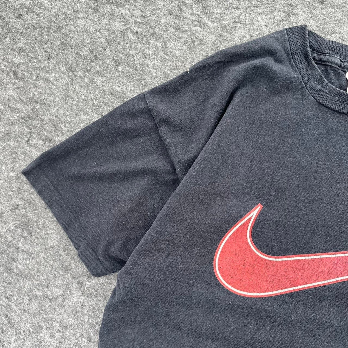 Vintage 90s nike swoosh t