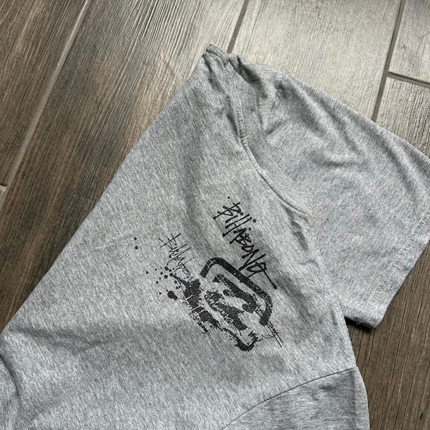 Billabong grey graphic tee