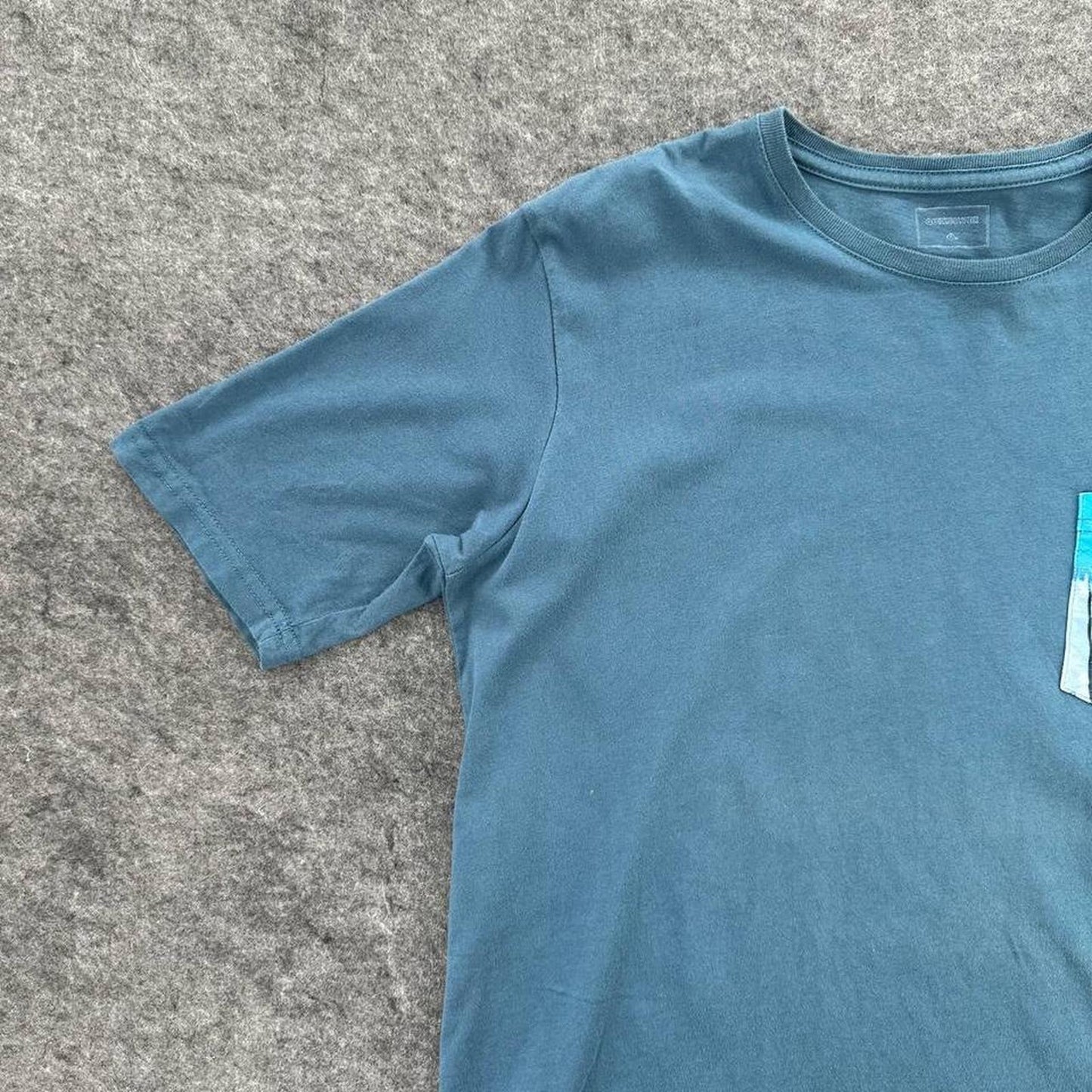 Quiksilver blue t shirt with palm