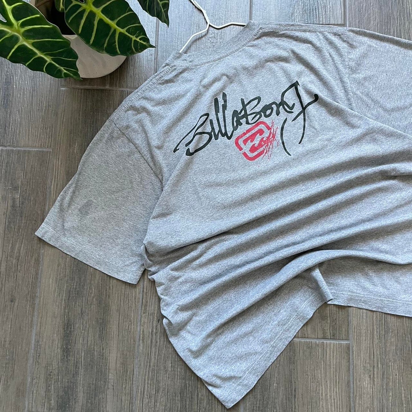 Billabong grey y2k big logo surf vintage tee