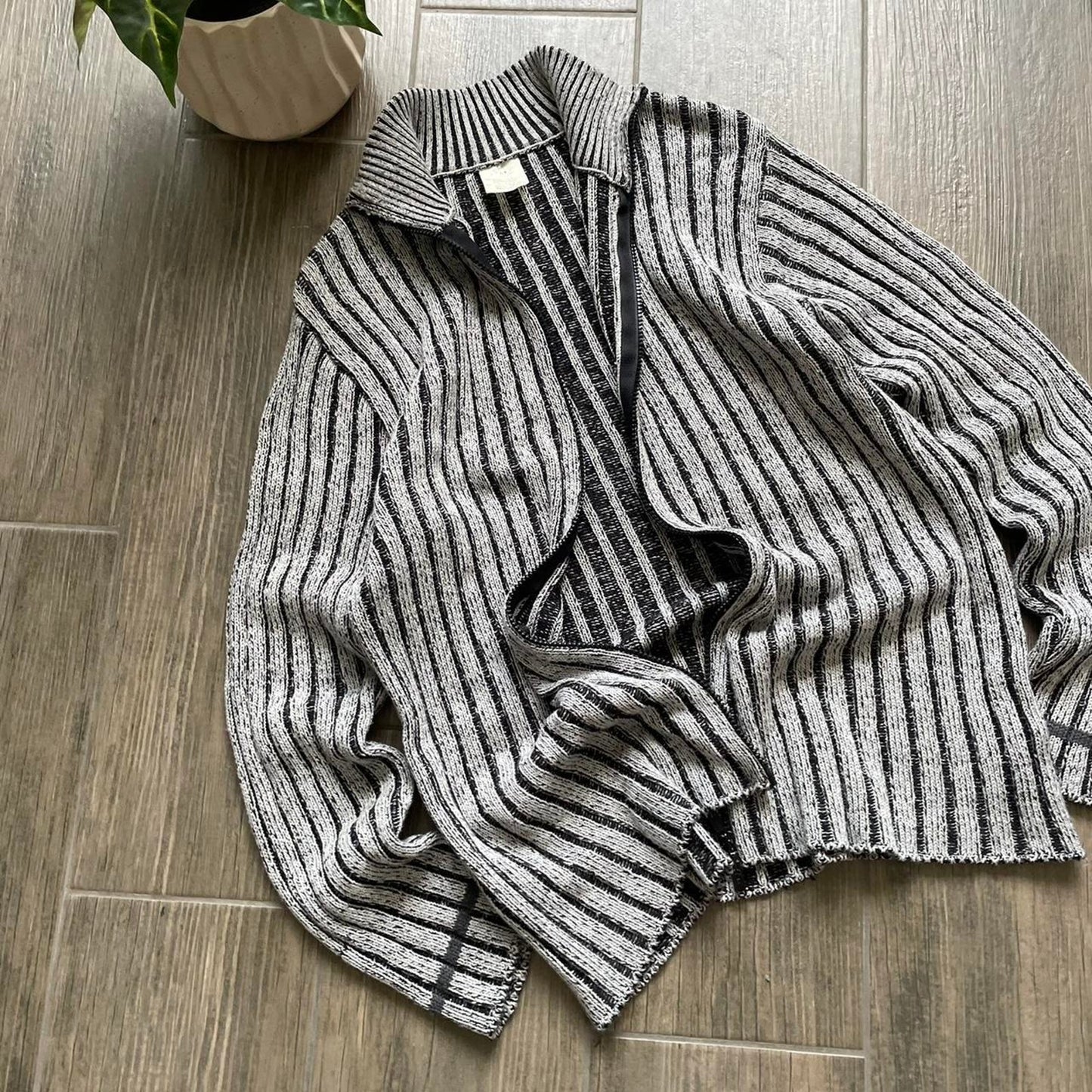 Vintage avant garde zip y2k jumper