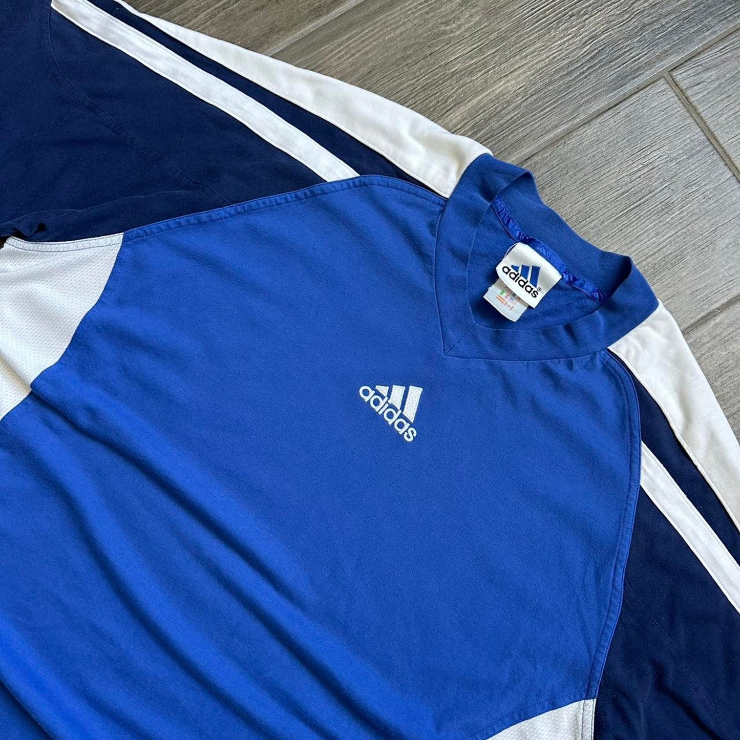 Adidas vintage tee