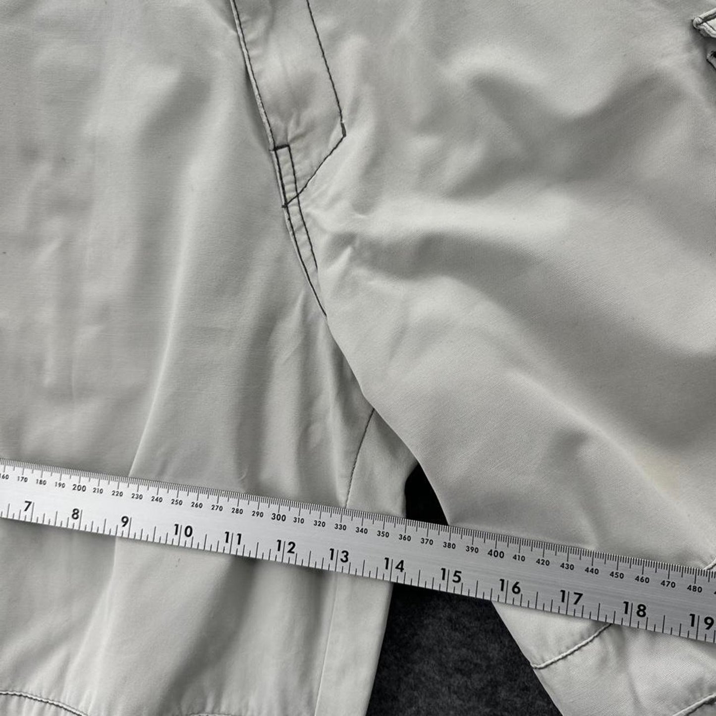 Billabong cream cargo shorts