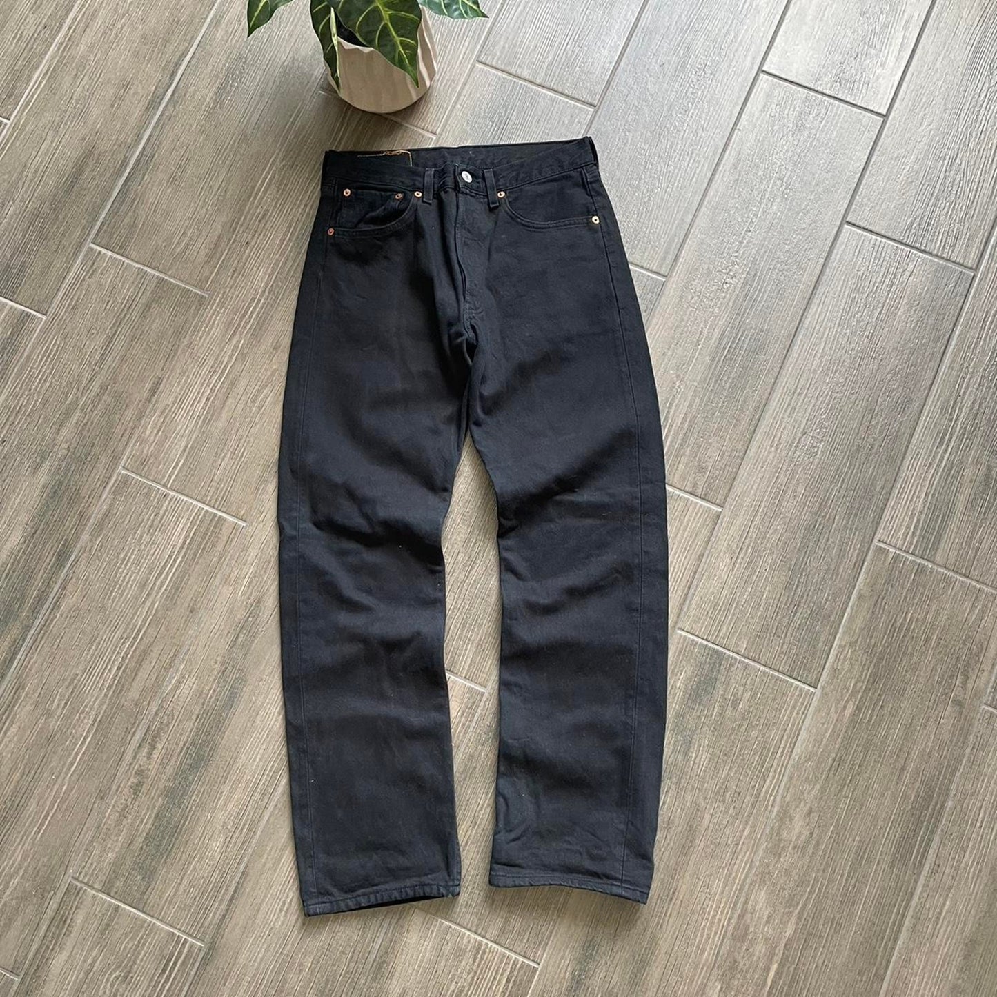 Levis black denim jeans