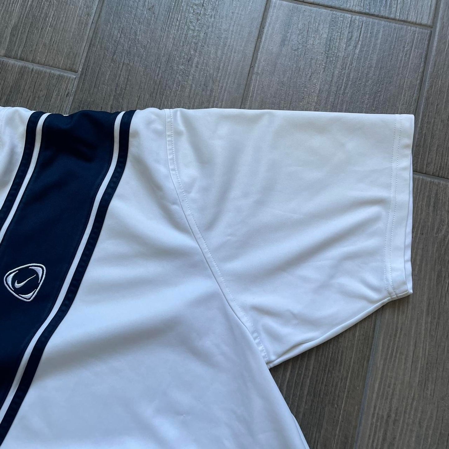 Nike swoosh vintage baggy y2k tee