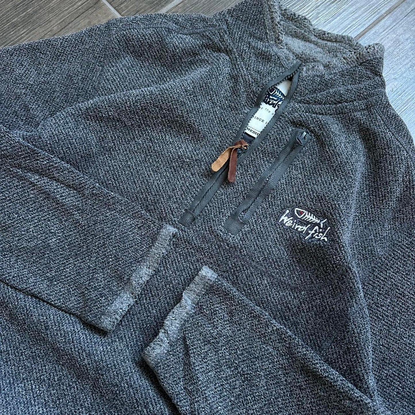 Weird Fish grey M Y2K baggy surf jumper