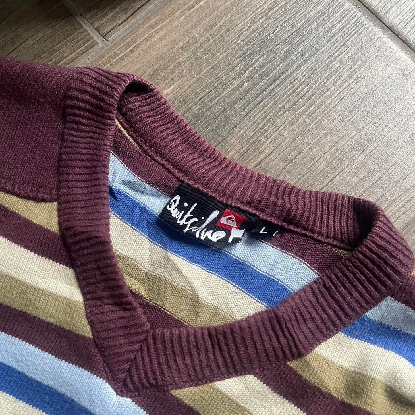 Quiksilver v neck y2k surf baggy L jumper