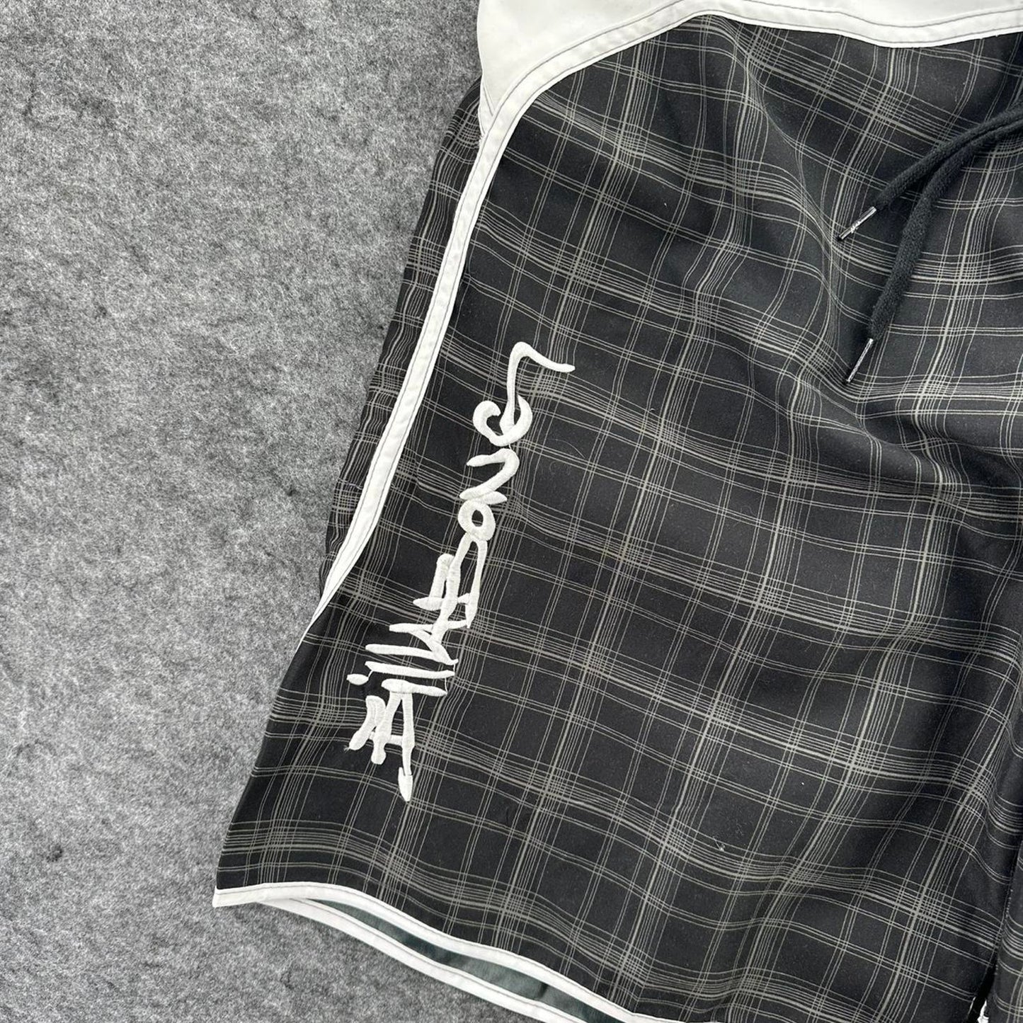 Billabong black and white plaid