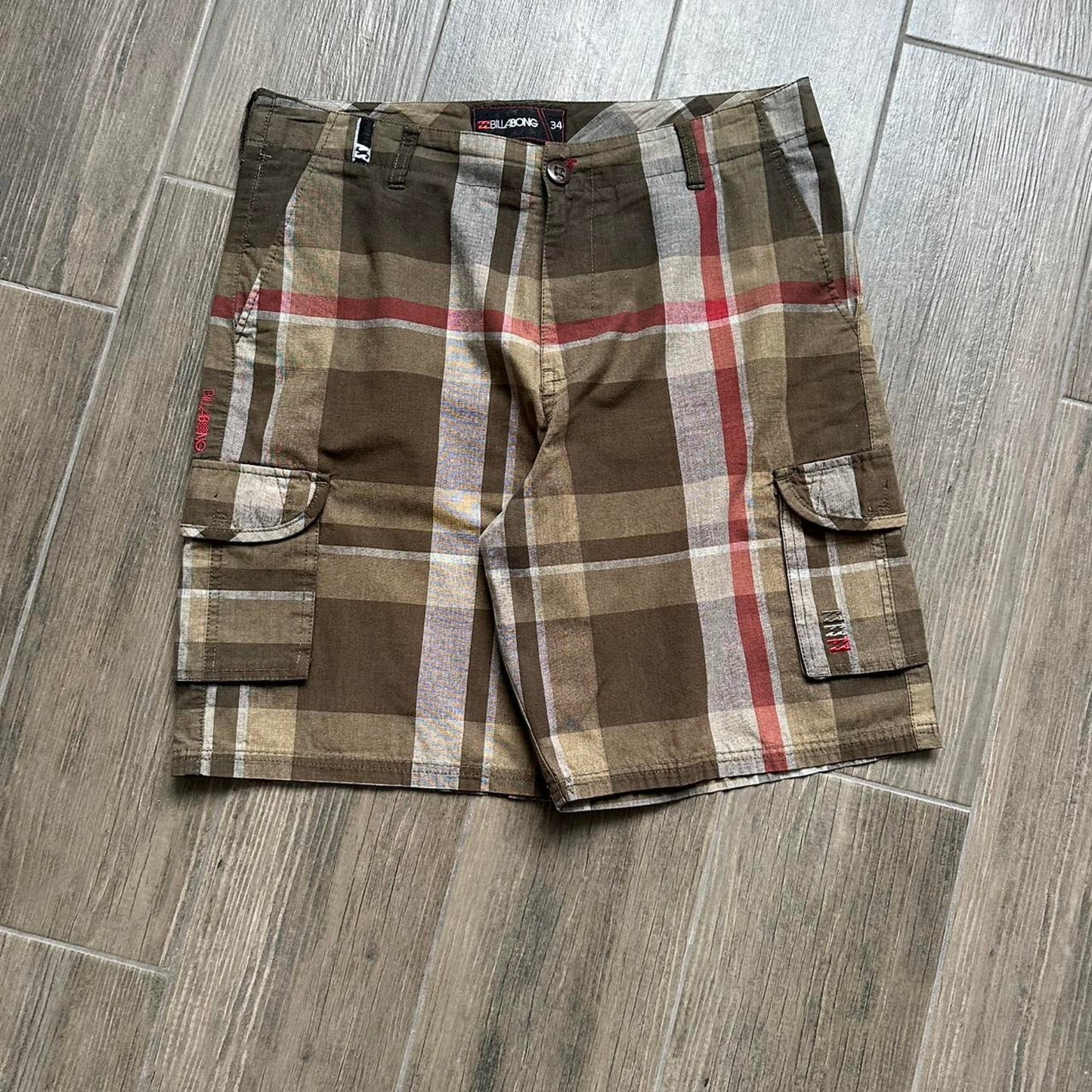 Billabong brown plaid cargo shorts Size 34