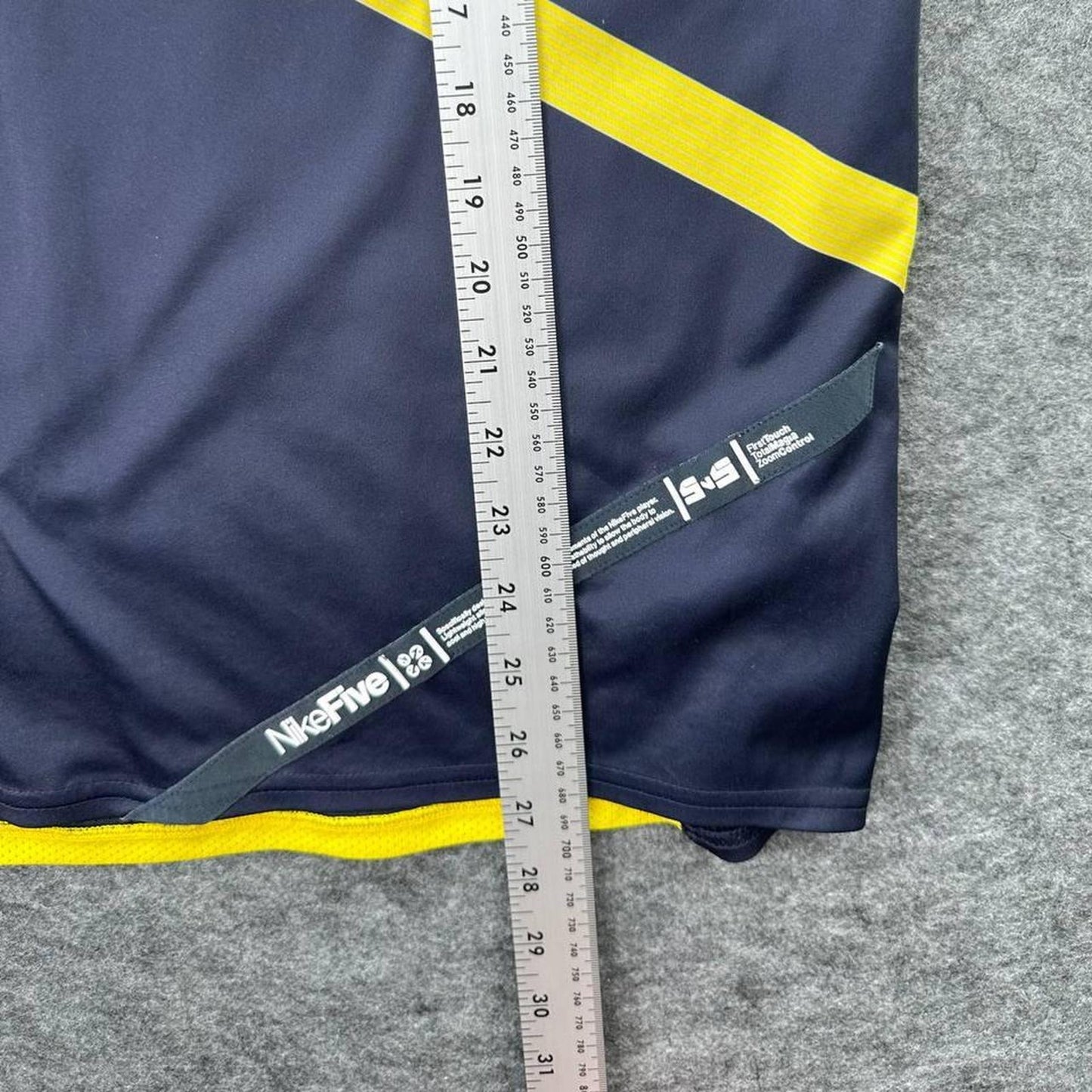 Nike five 2000s jersey tee