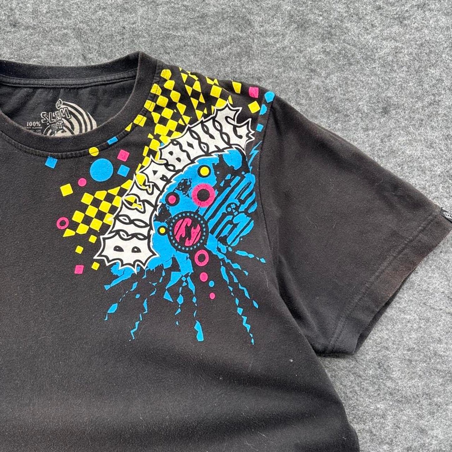 Black billabong graphic tee with