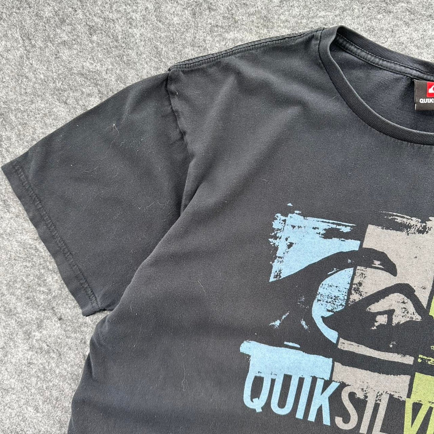 Y2k quiksilver surf t shirt with