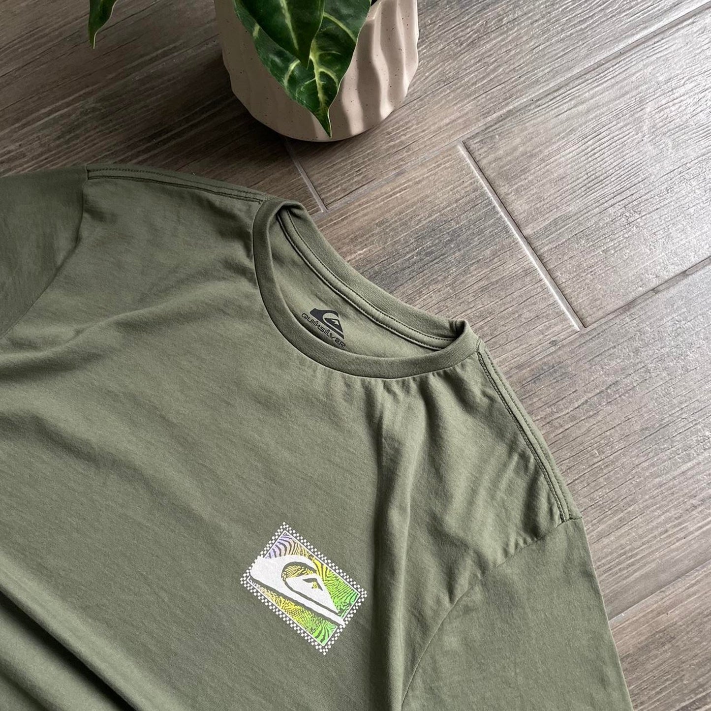 Quiksilver khaki big logo surf cotton t-shirt M