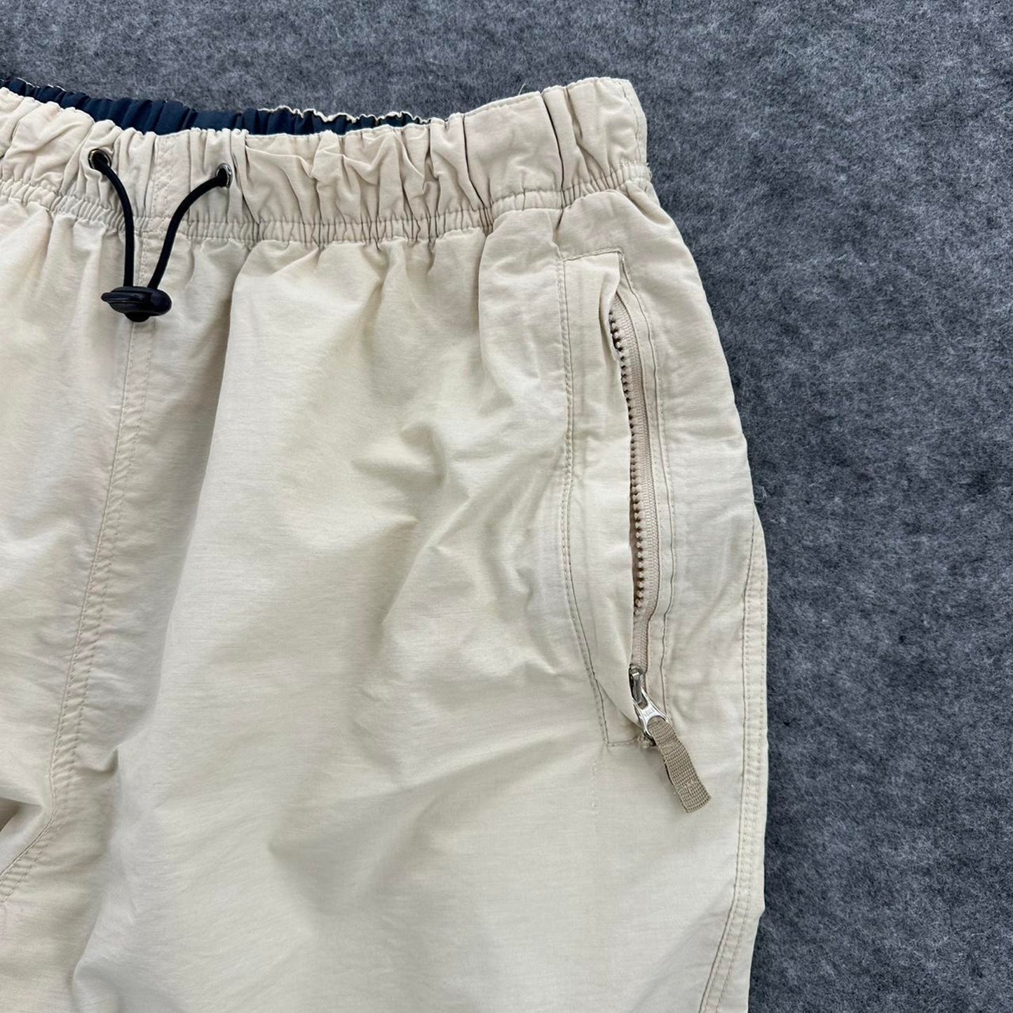 Quiksilver cream baggy shorts